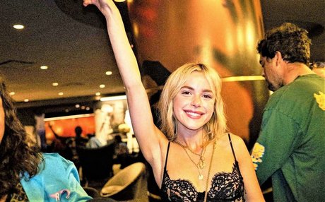 Kiernan Shipka photo 528