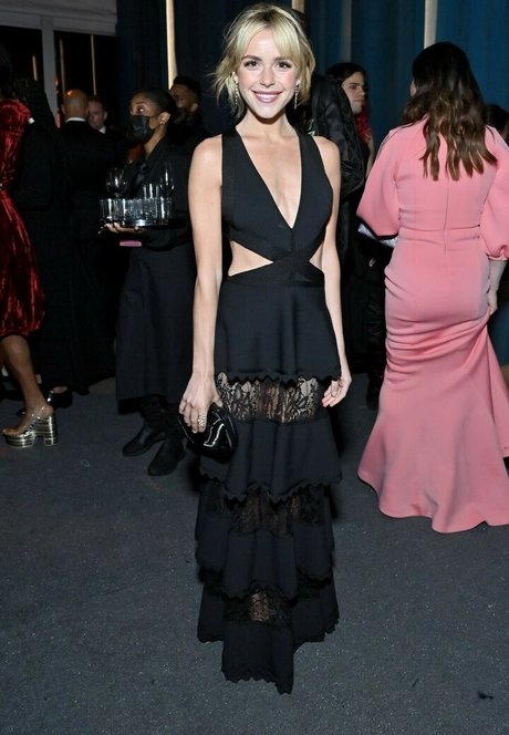 Kiernan Shipka photo 545