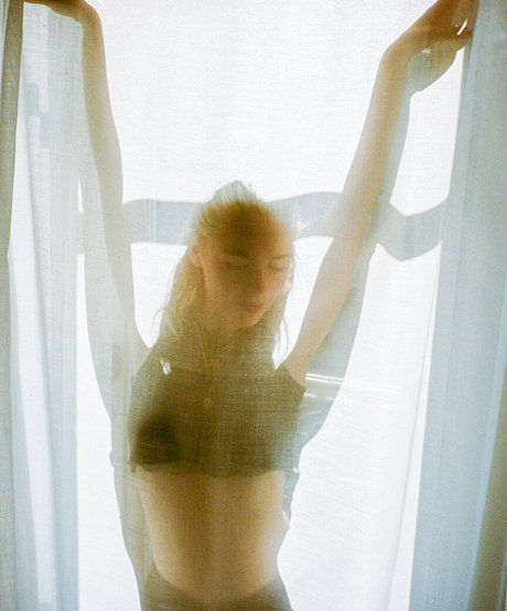 Kiernan Shipka photo 549