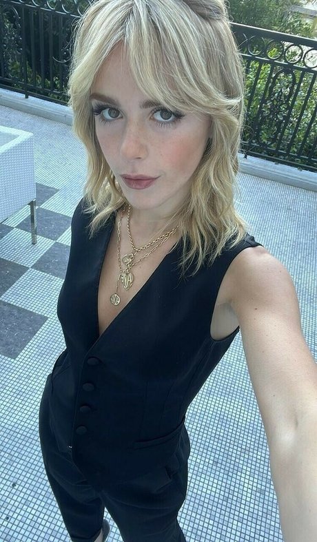 Kiernan Shipka photo 558