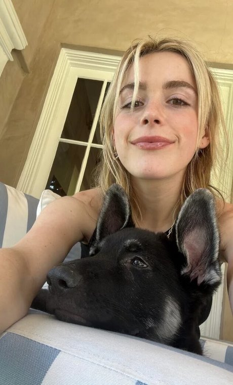 Kiernan Shipka photo 560