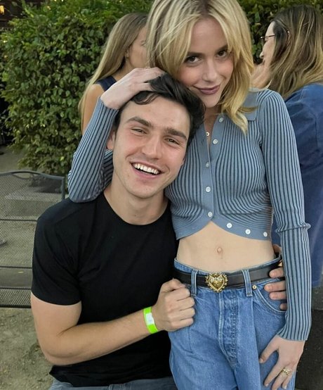 Kiernan Shipka photo 573