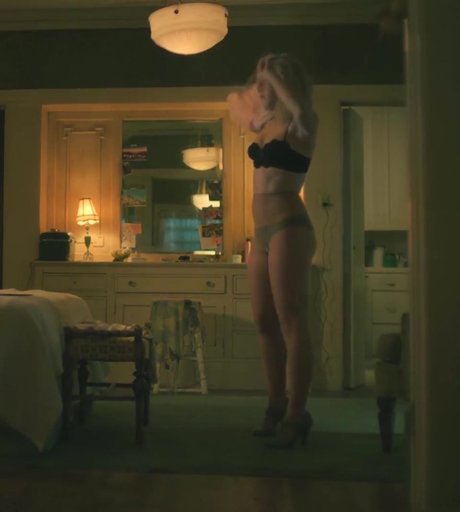 Kiernan Shipka photo 681