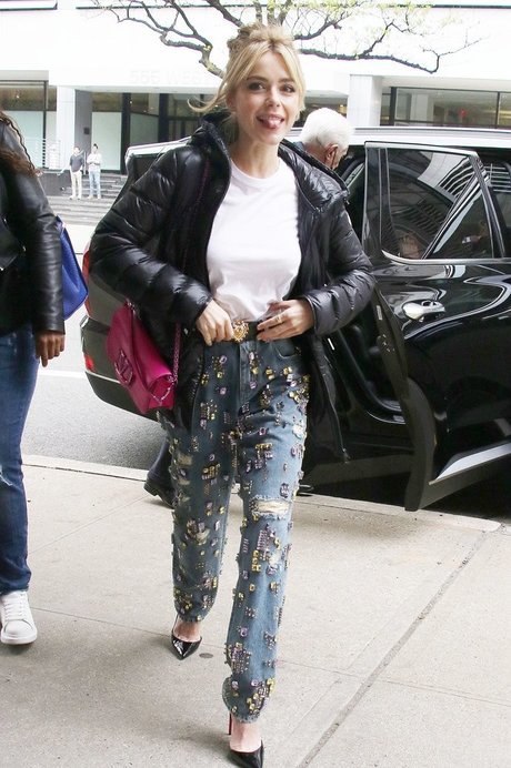 Kiernan Shipka photo 708