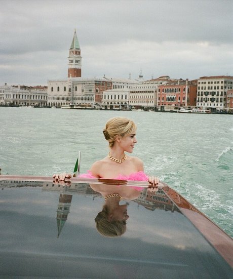 Kiernan Shipka photo 712