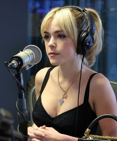 Kiernan Shipka photo 734