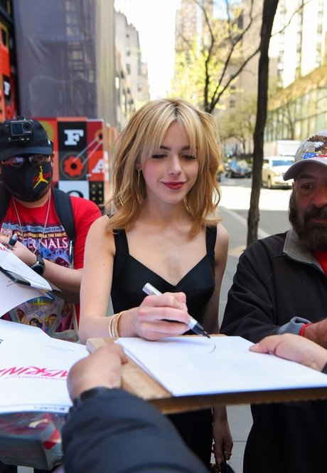 Kiernan Shipka photo 738