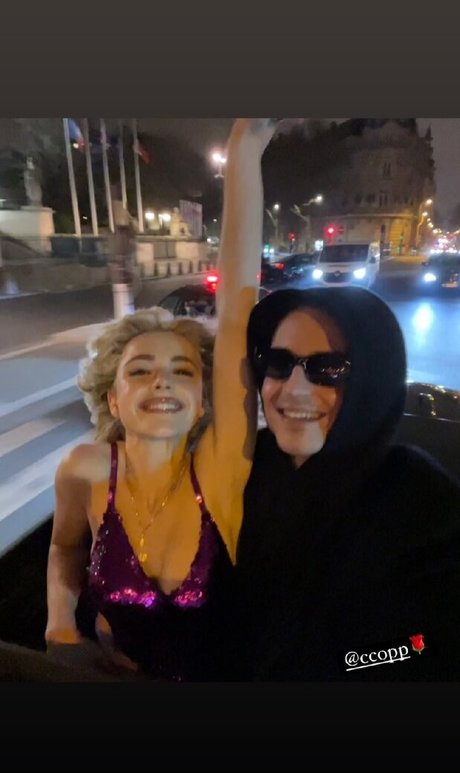 Kiernan Shipka photo 789