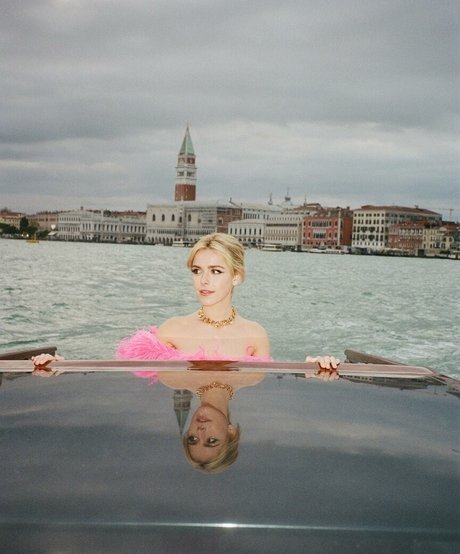 Kiernan Shipka photo 796