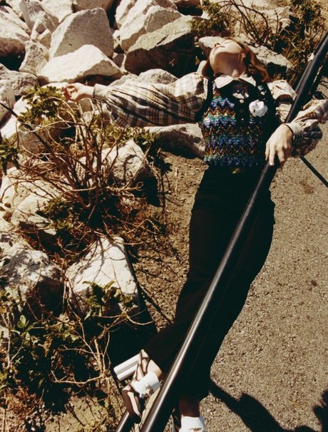 Kiernan Shipka photo 831