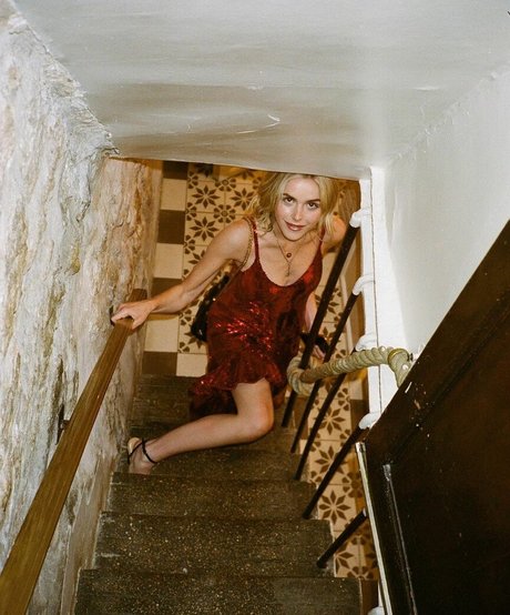 Kiernan Shipka photo 845