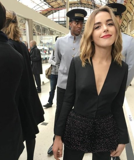 Kiernan Shipka photo 847