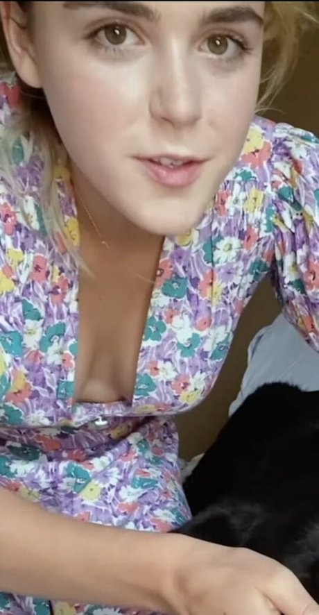 Kiernan Shipka photo 848