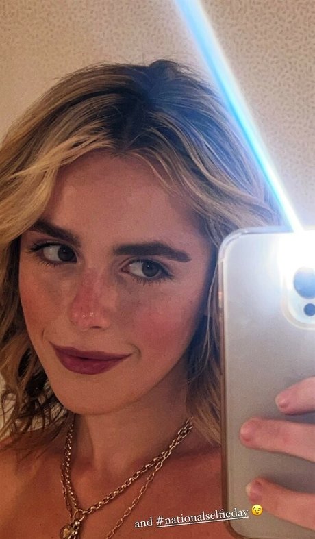 Kiernan Shipka photo 857