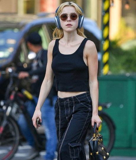 Kiernan Shipka photo 876