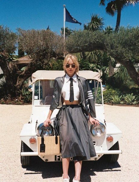 Kiernan Shipka photo 887