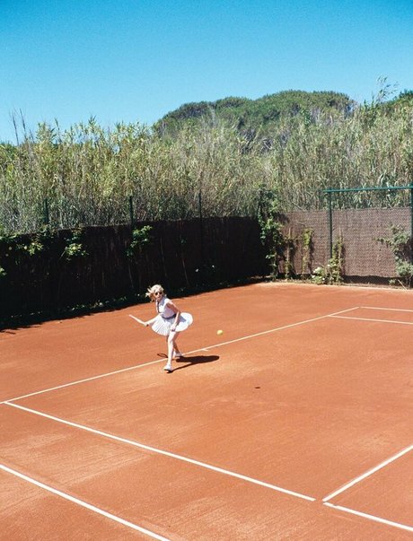 Kiernan Shipka photo 889