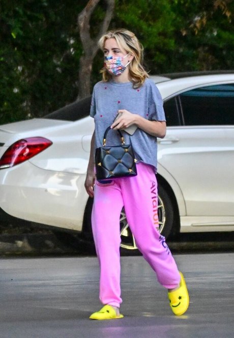 Kiernan Shipka photo 916