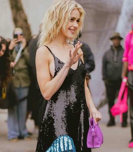 Kiernan Shipka photo 946