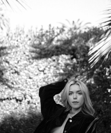 Kiernan Shipka photo 953