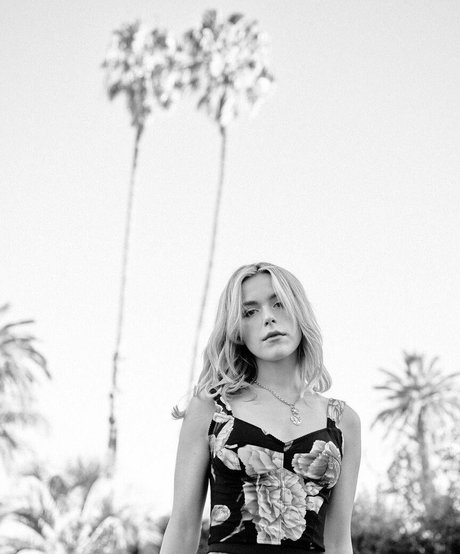 Kiernan Shipka photo 959