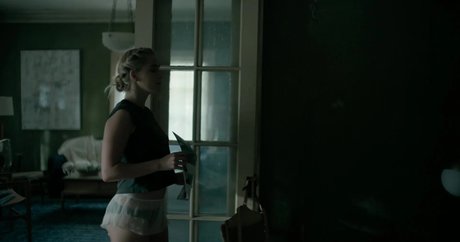 Kiernan Shipka photo 973