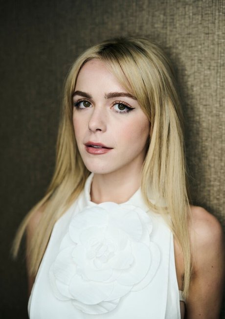 Kiernan Shipka photo 1003