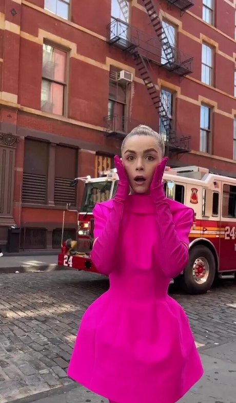 Kiernan Shipka photo 1011