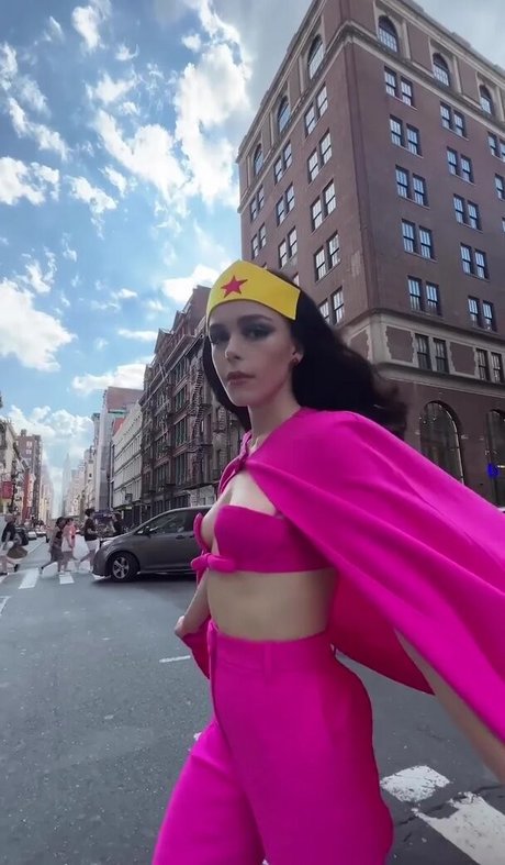 Kiernan Shipka photo 1012