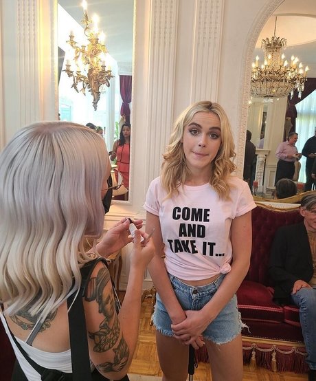 Kiernan Shipka photo 1015