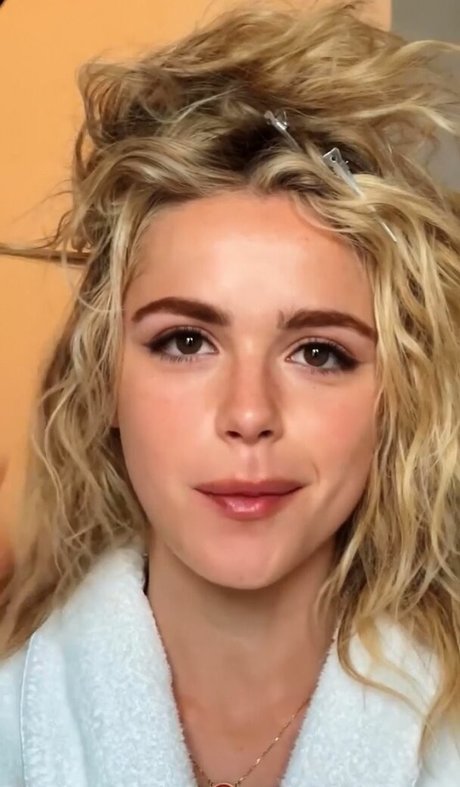 Kiernan Shipka photo 1032