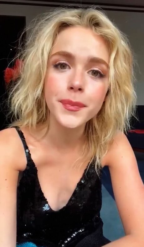 Kiernan Shipka photo 1034