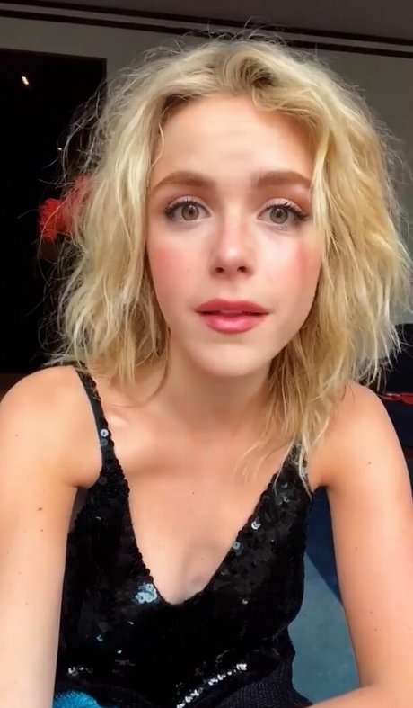 Kiernan Shipka photo 1035