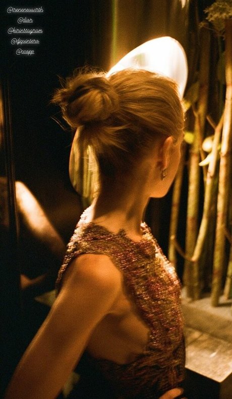 Kiernan Shipka photo 1040