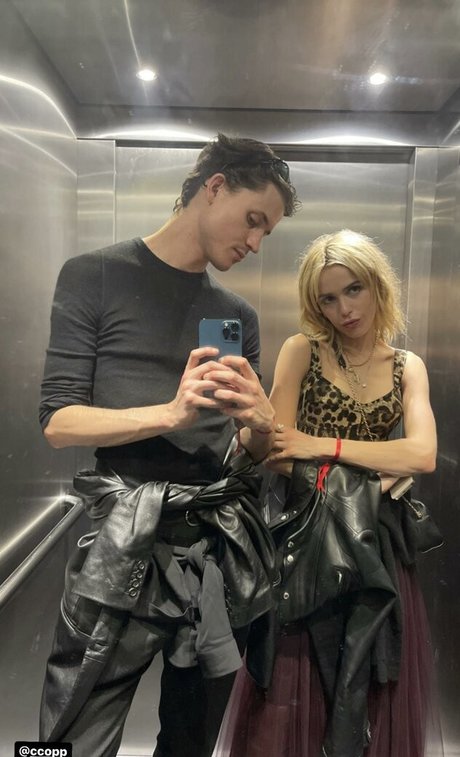 Kiernan Shipka photo 1088