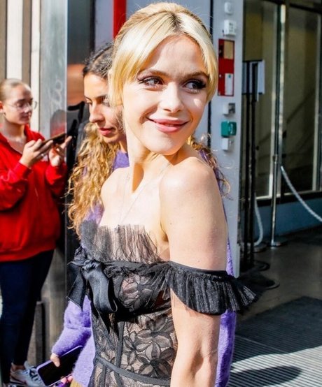 Kiernan Shipka photo 1089