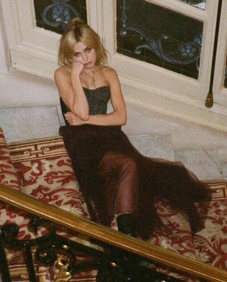 Kiernan Shipka photo 1095