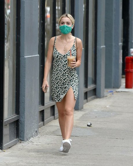 Kiernan Shipka photo 1096