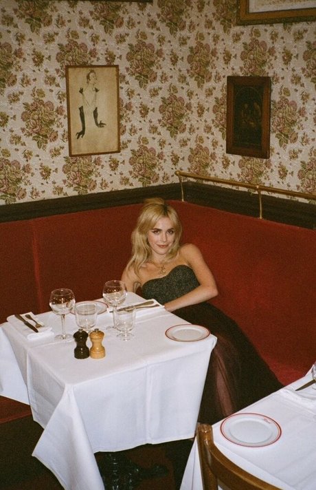 Kiernan Shipka photo 1102