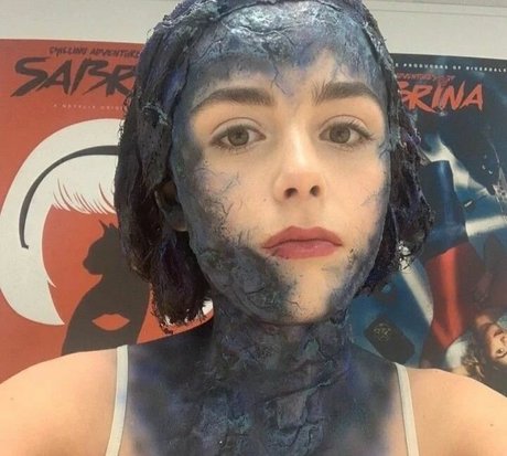 Kiernan Shipka photo 1109