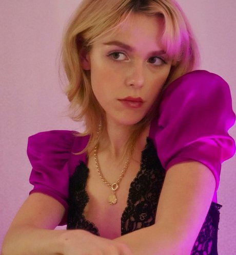 Kiernan Shipka photo 1170
