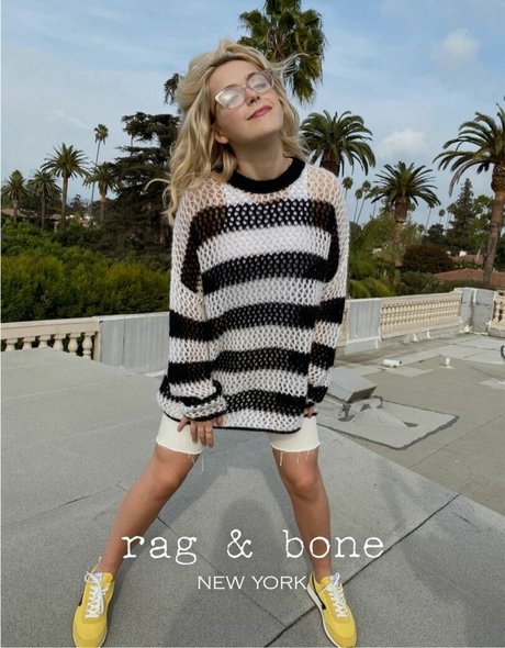 Kiernan Shipka photo 1172