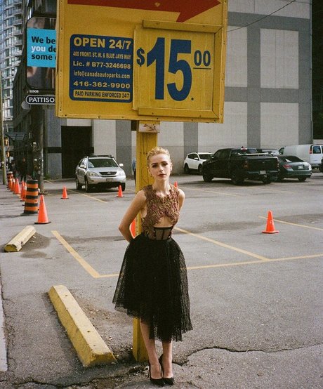 Kiernan Shipka photo 1184