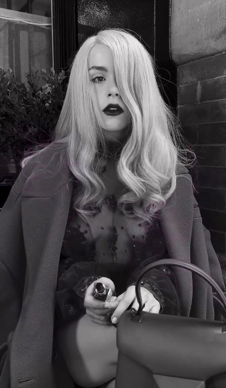 Kiernan Shipka photo 1187