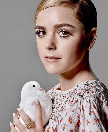 Kiernan Shipka photo 1220
