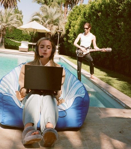 Kiernan Shipka photo 1256