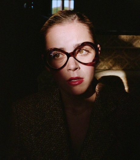 Kiernan Shipka photo 1257