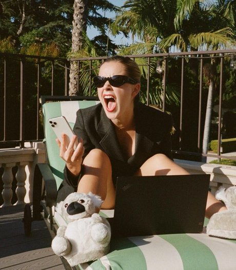 Kiernan Shipka photo 1258