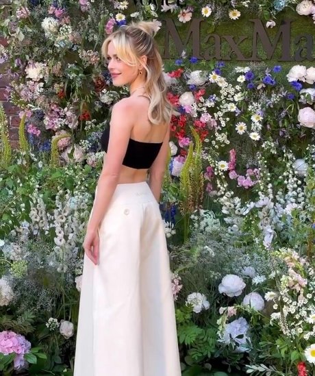 Kiernan Shipka photo 1279