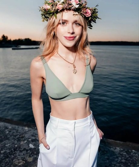 Kiernan Shipka photo 1302